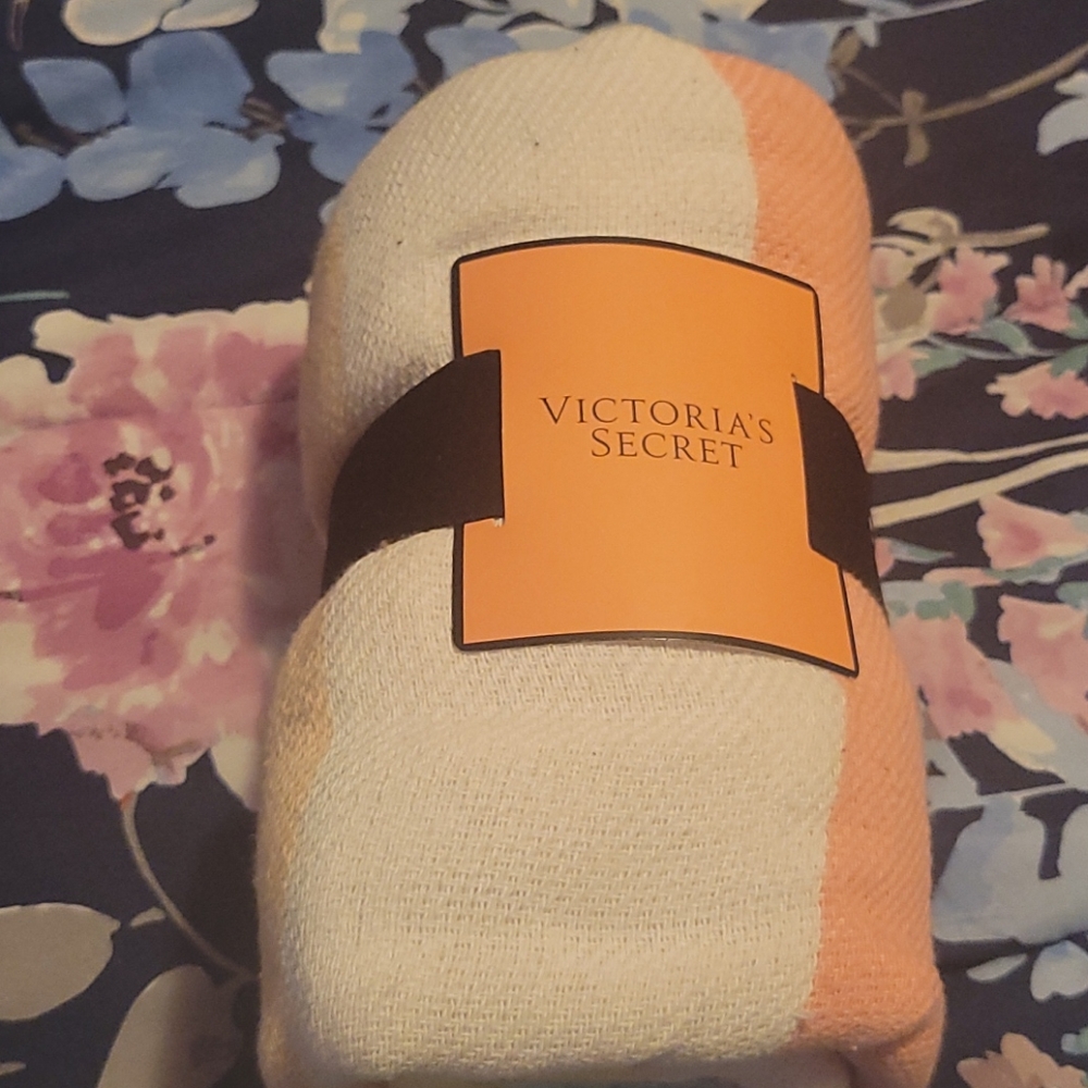 Victoria secret throw blanket